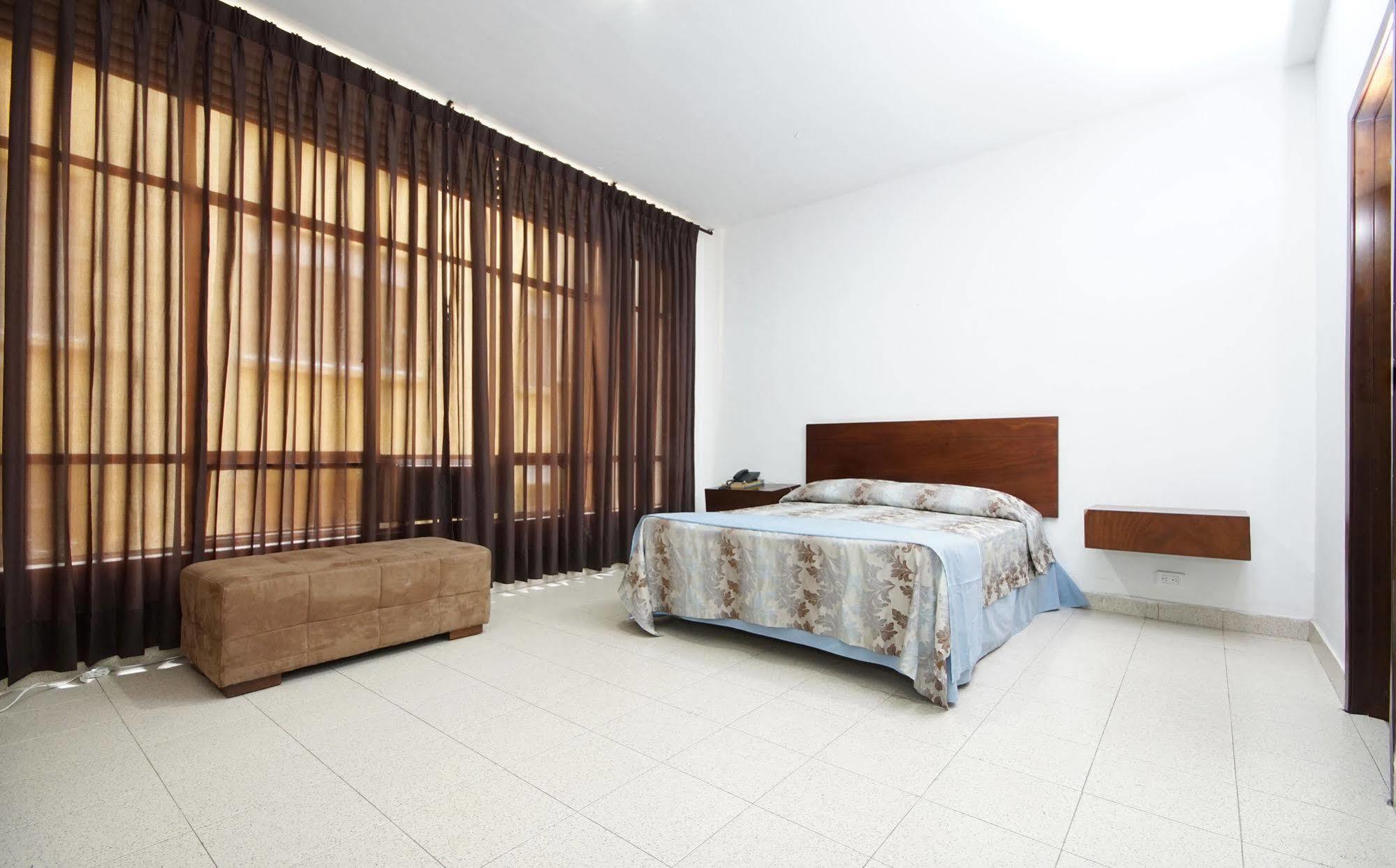 Hotel Royal Plaza 卡利 外观 照片